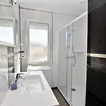 Vakantiehuis 7 Avec Grande Piscine A 600 M De La Royan