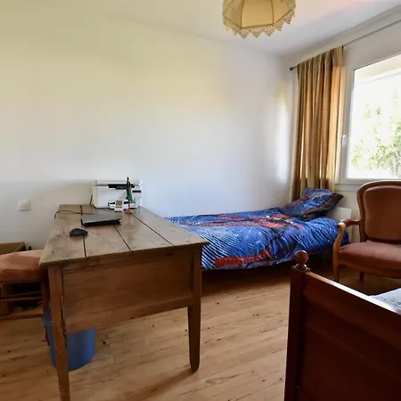 7 Avec Grande Piscine A 600 M De La *